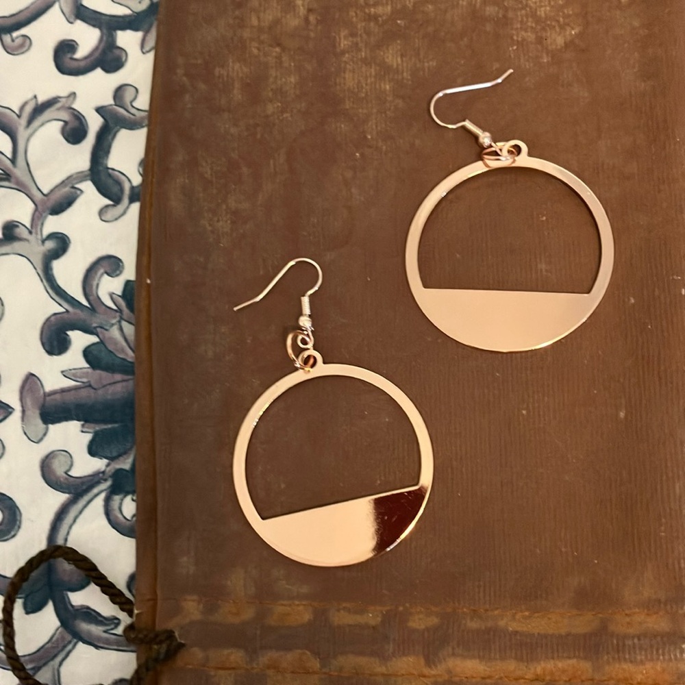 Elegant Rose Gold Tone Circle Earrings